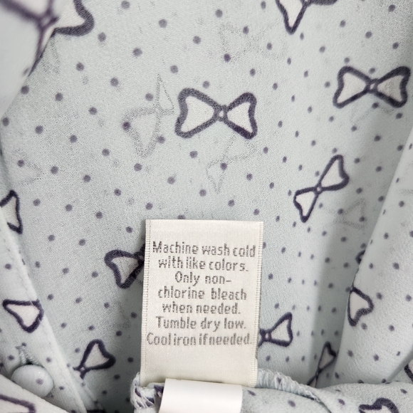 NWT Disney Collab Lauren Conrad Size M Pale Blue Bow Print Button Down Blouse - Picture 14 of 15
